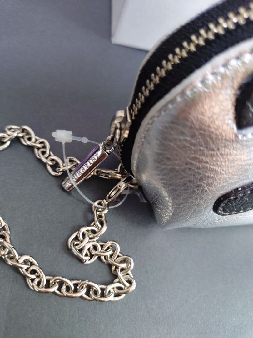 アンテプリマANTEPRIMA パンダスペシャルマルチケース付きチャームシルバー