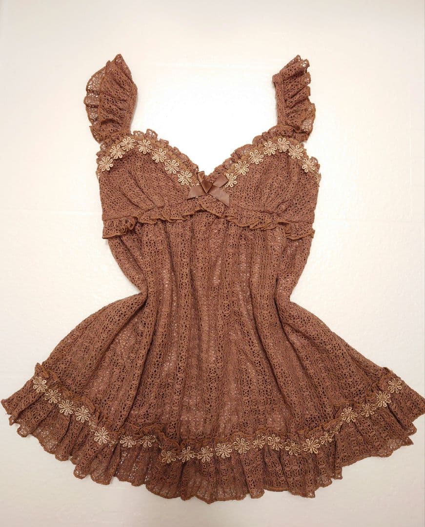 新品 タグ付き LIZLISA ブラウン フリル付きキャミソール