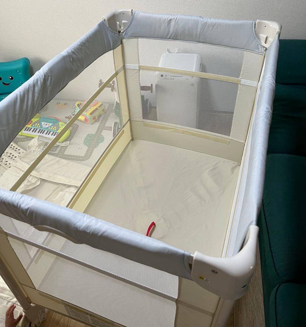 アップリカココネルエアーAB[ベビーベッド 折り畳み 持ち運び プレイヤード]