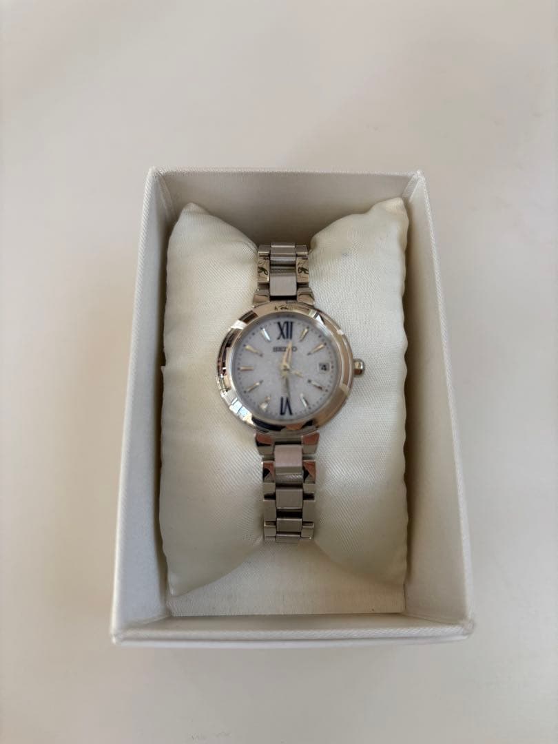 【fromheartさま用】SEIKO LUKIA シルバー　時計