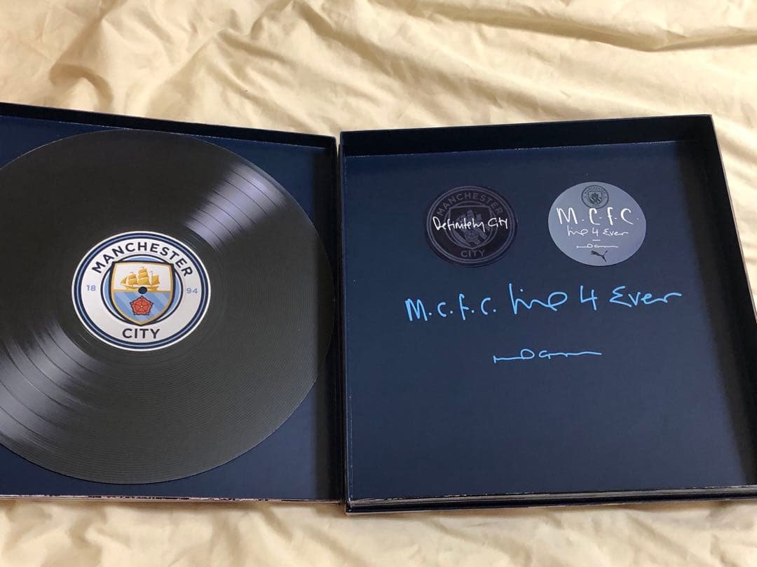 【oasis】ノエル・ギャラガー　マンチェスター・シティユニフォーム限定BOX