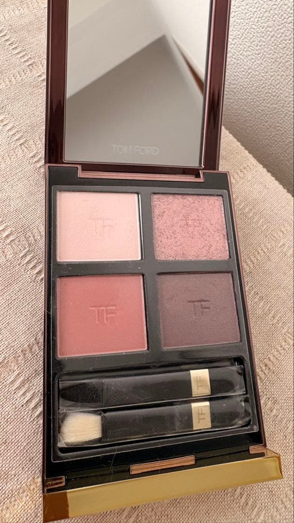 TOM FORD アイカラーパレット 030 インソレント　ローズ