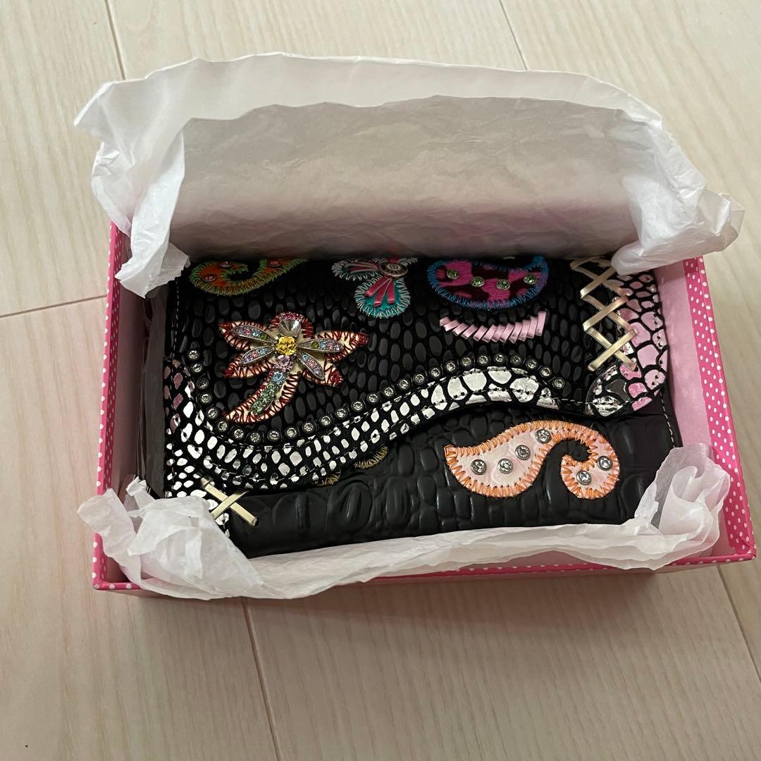 未使用品☆MICHELANGELOミケランジェロ☆ 刺繍ビーズ装飾 三つ折り財布