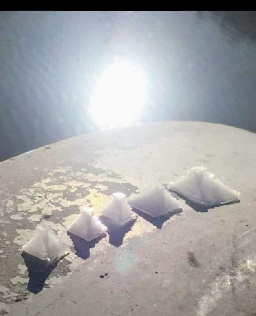 稀少！塩匠の天然バスソルト約１/８００万の確率で生み出される国産特大ピラミッド塩