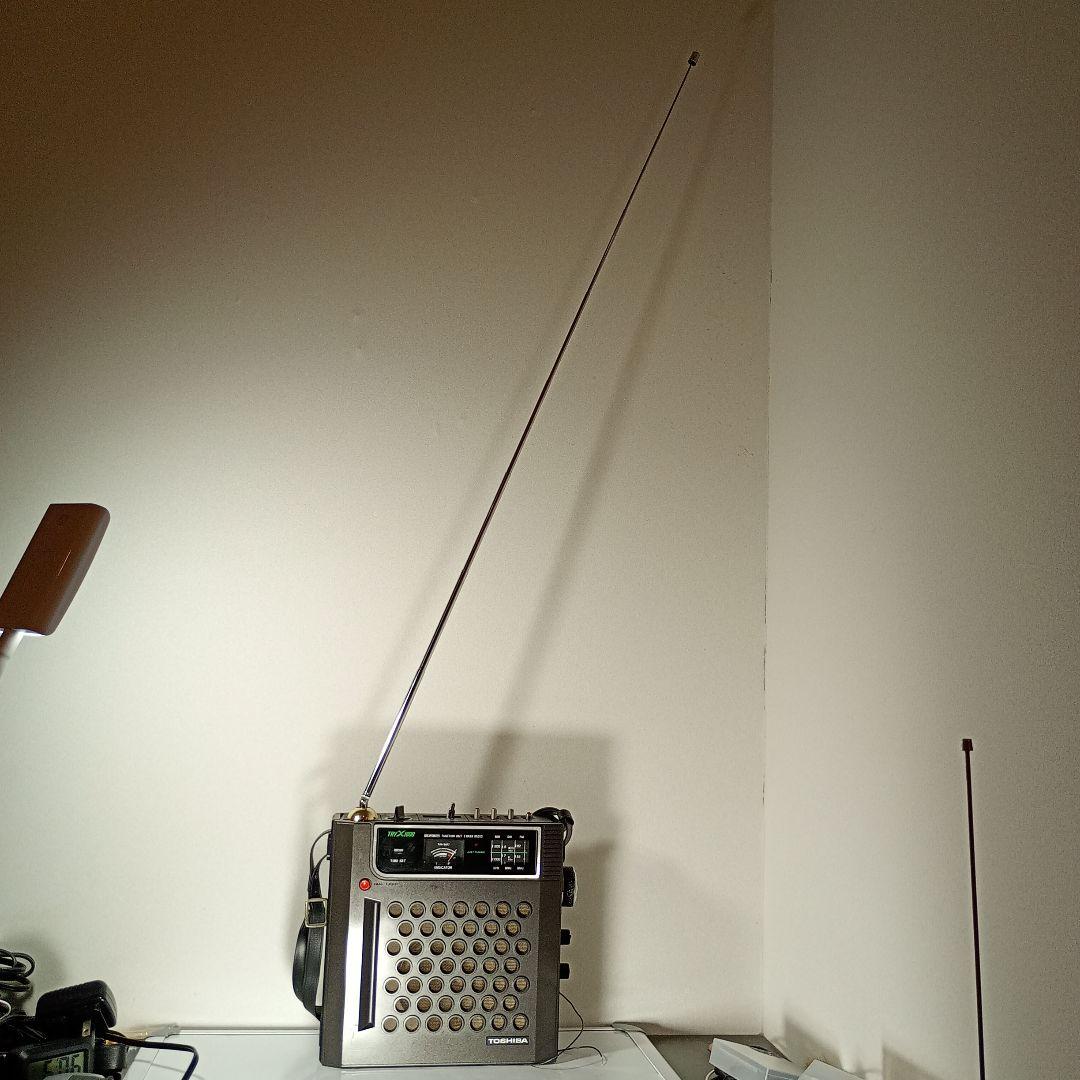 東芝　FM/MW/短波ラジオ　RP-1800F 動作品　電源コード付き