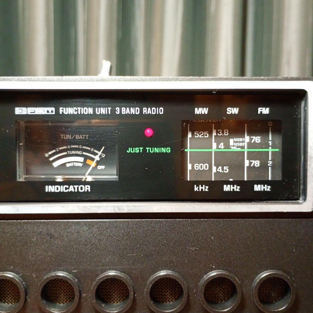 東芝　FM/MW/短波ラジオ　RP-1800F 動作品　電源コード付き