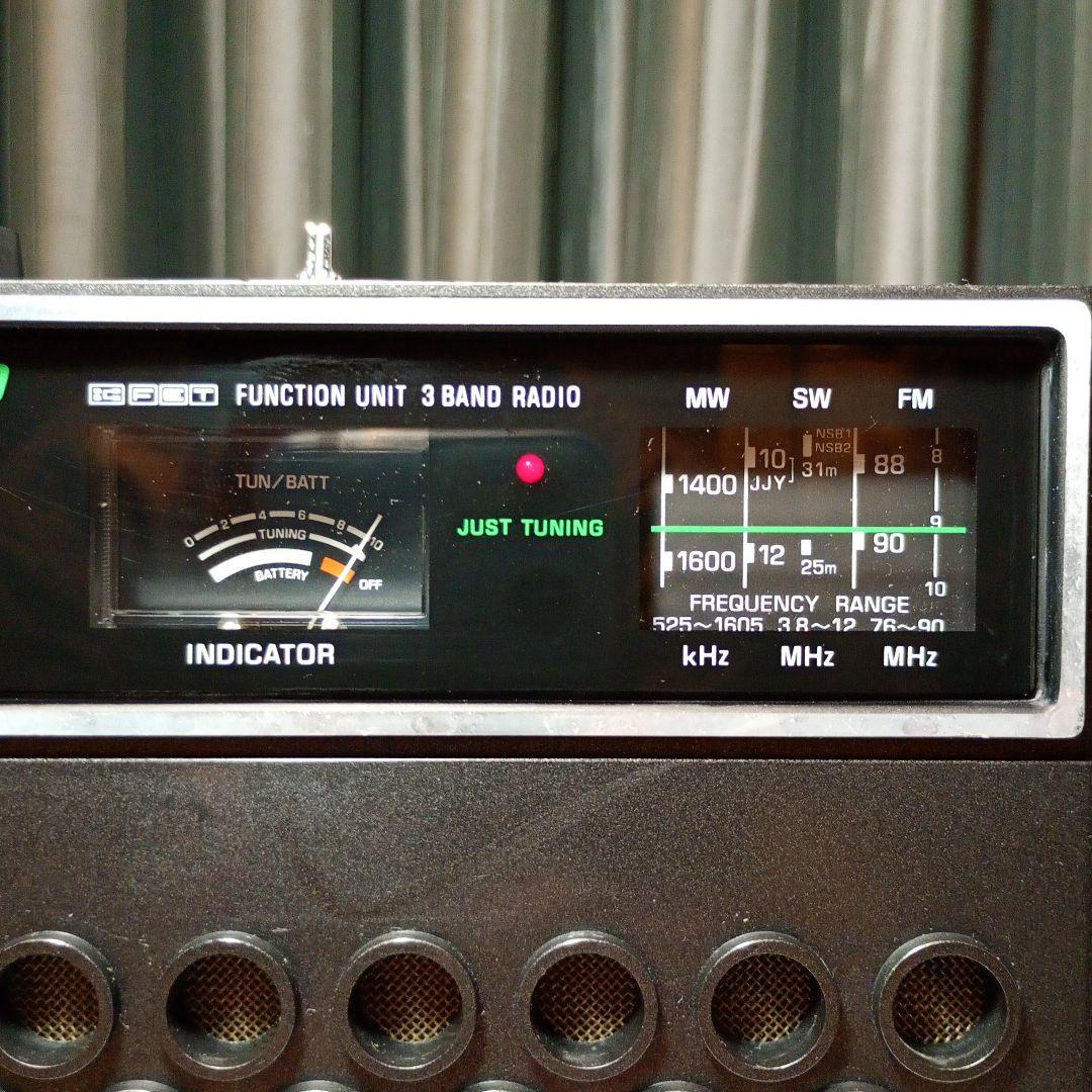 東芝　FM/MW/短波ラジオ　RP-1800F 動作品　電源コード付き