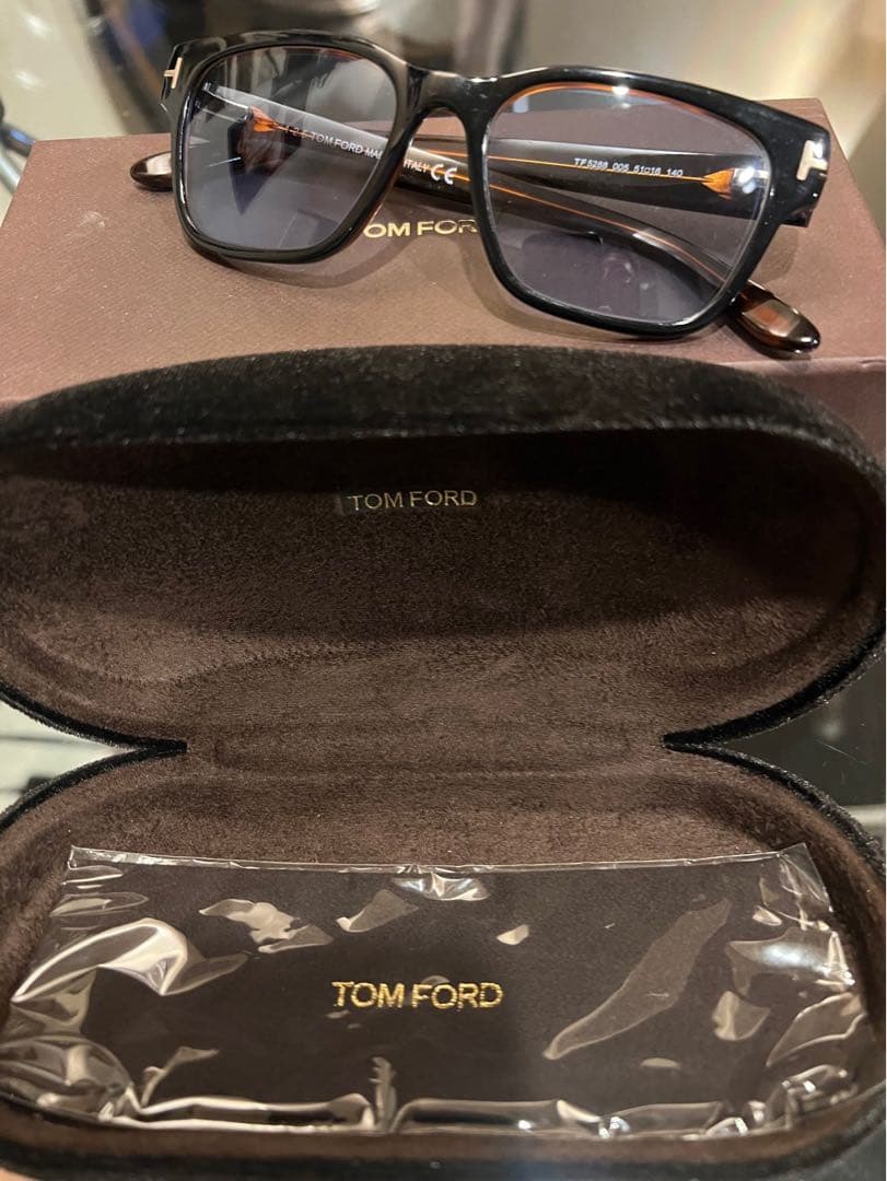 トムフォードレンズカラー薄め人気