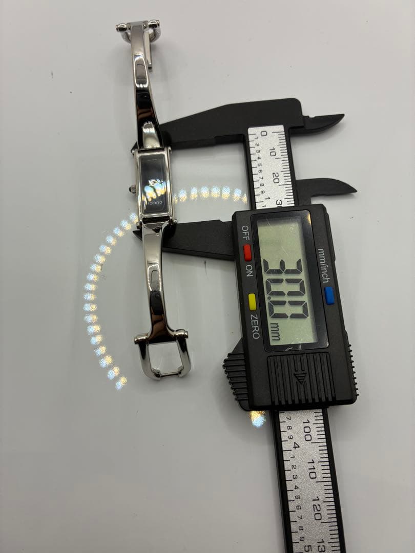 GUCCI グッチ 1500L 美品 レディース 時計 シルバー 稼働