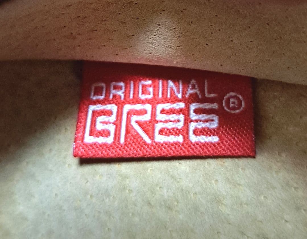 ブリーBREEボディーバッグ　ウェストポーチ　ヌメ革　レザーバッグ　ユニセックス