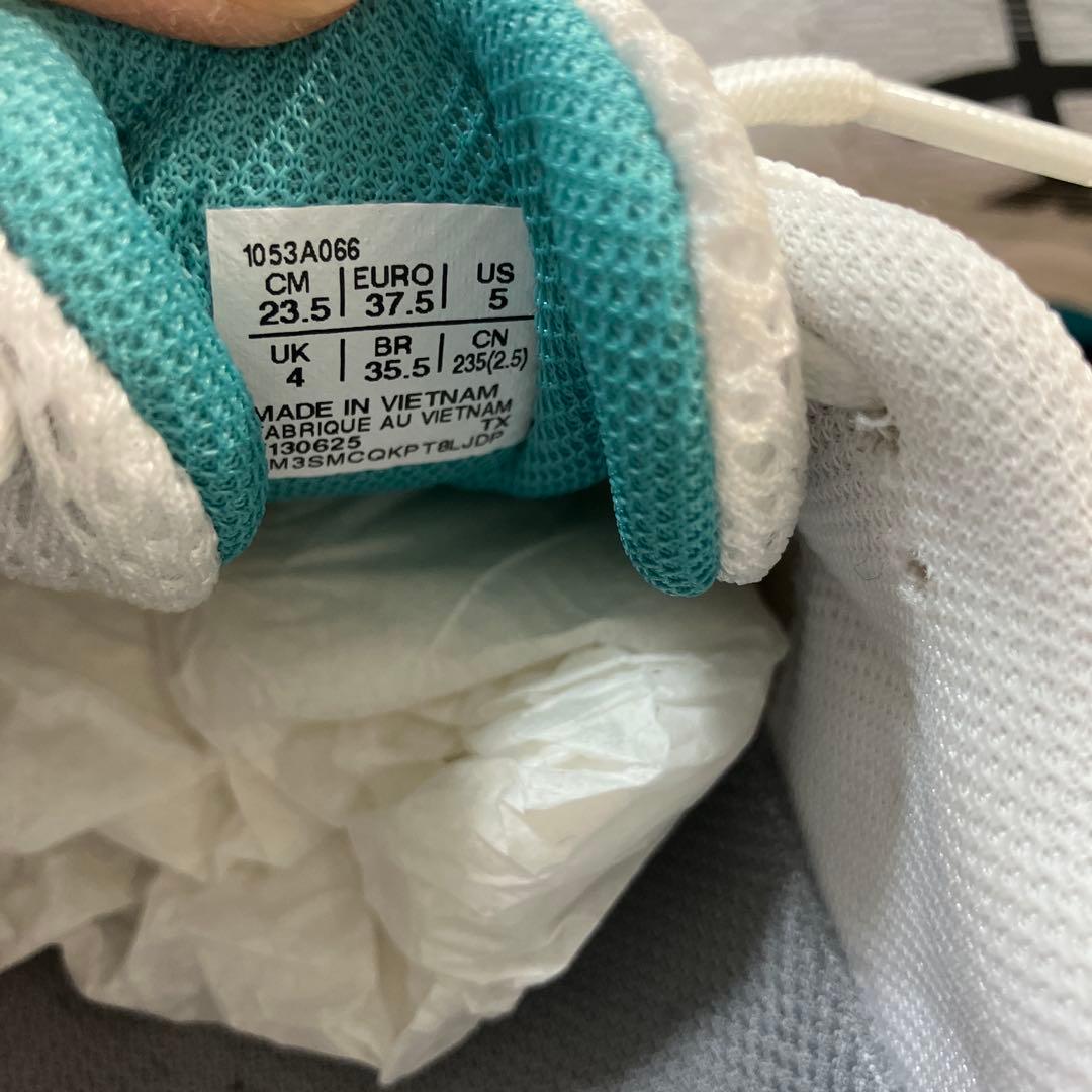 バレーボールシューズ　23.5㎝　asics