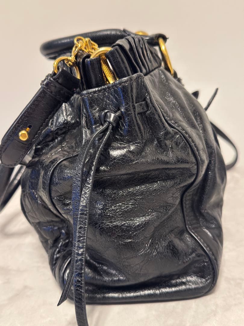 中古　MIU MIU（ミュウミュウ）　レザーハンドバッグ×