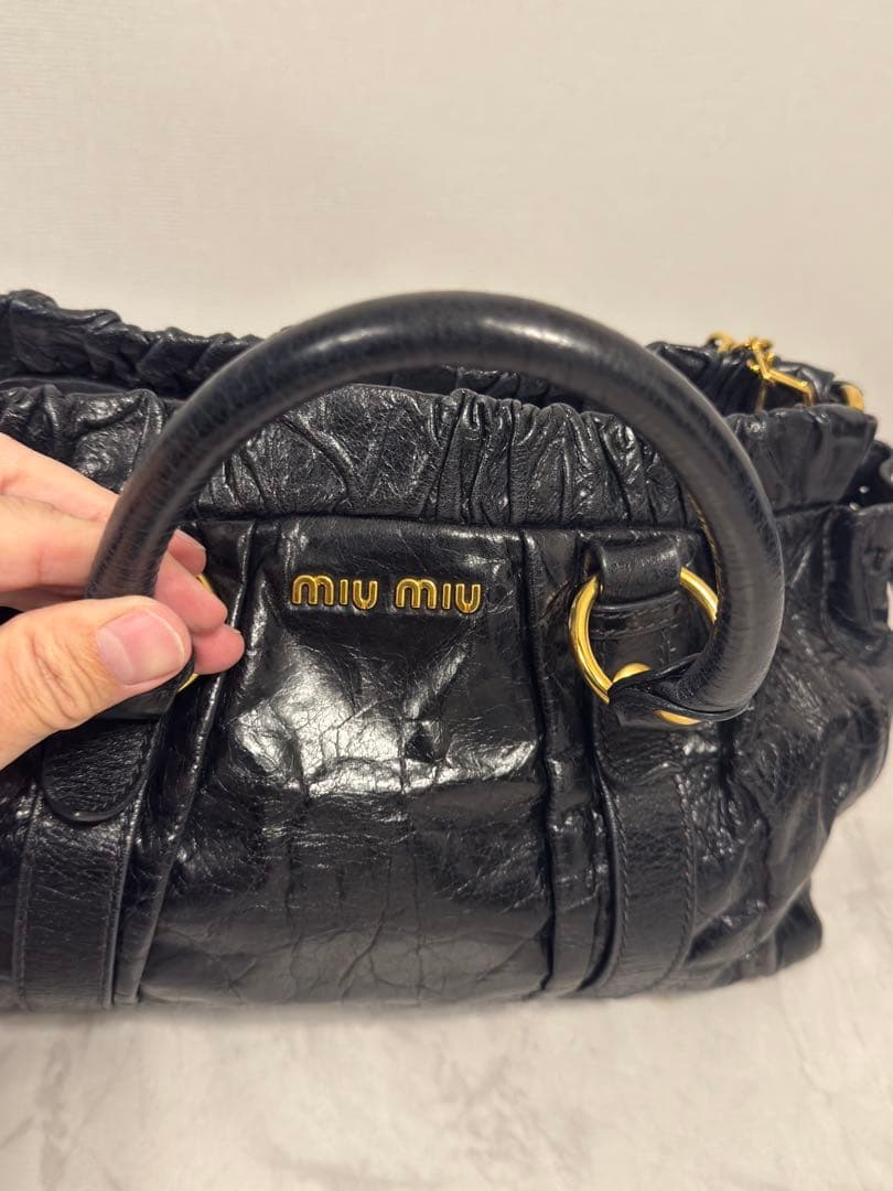 中古　MIU MIU（ミュウミュウ）　レザーハンドバッグ×
