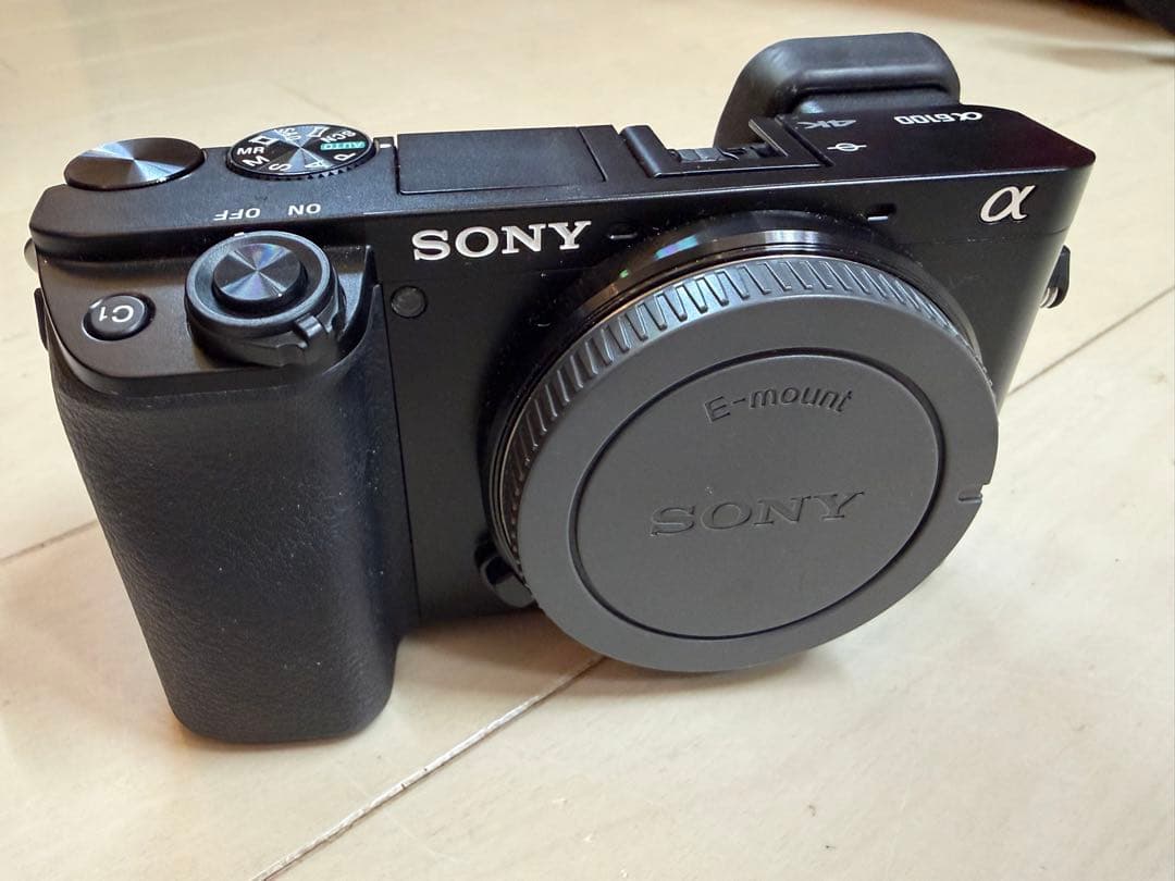 SONY α6100 ミラーレス　デジカメ　中古美品　本体のみ　防湿庫保管