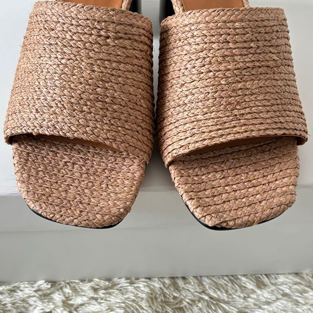 【新品箱タグ保存袋つき】　ヘレンカミンスキー　サンダル TIRA 23cm