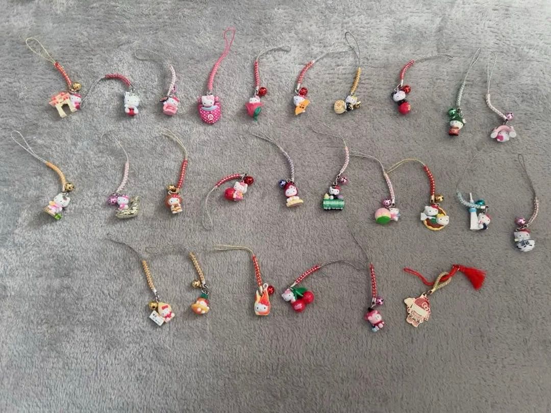 キャラクター付きストラップ 26個セット