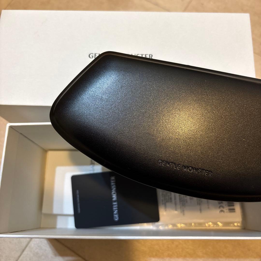 GENTLE MONSTER KARL-01 ブラック