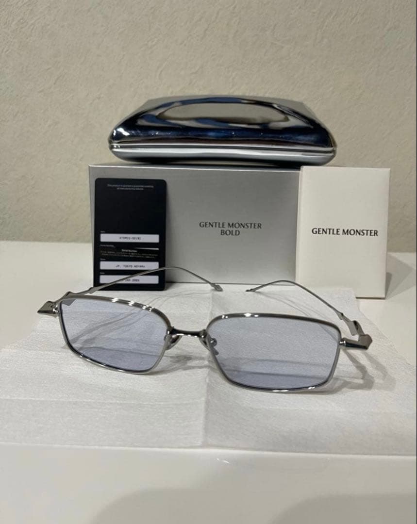 小物 gentle monster Atomic02