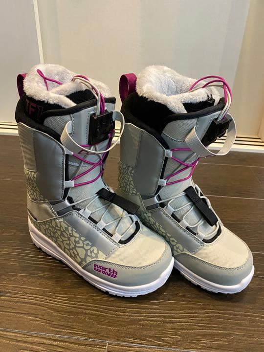 スノーブーツ　ノースウェーブ　ダリア