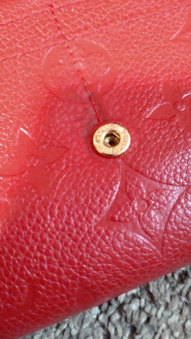 ヴィトン アンプラント ポルトフォイユ サラ