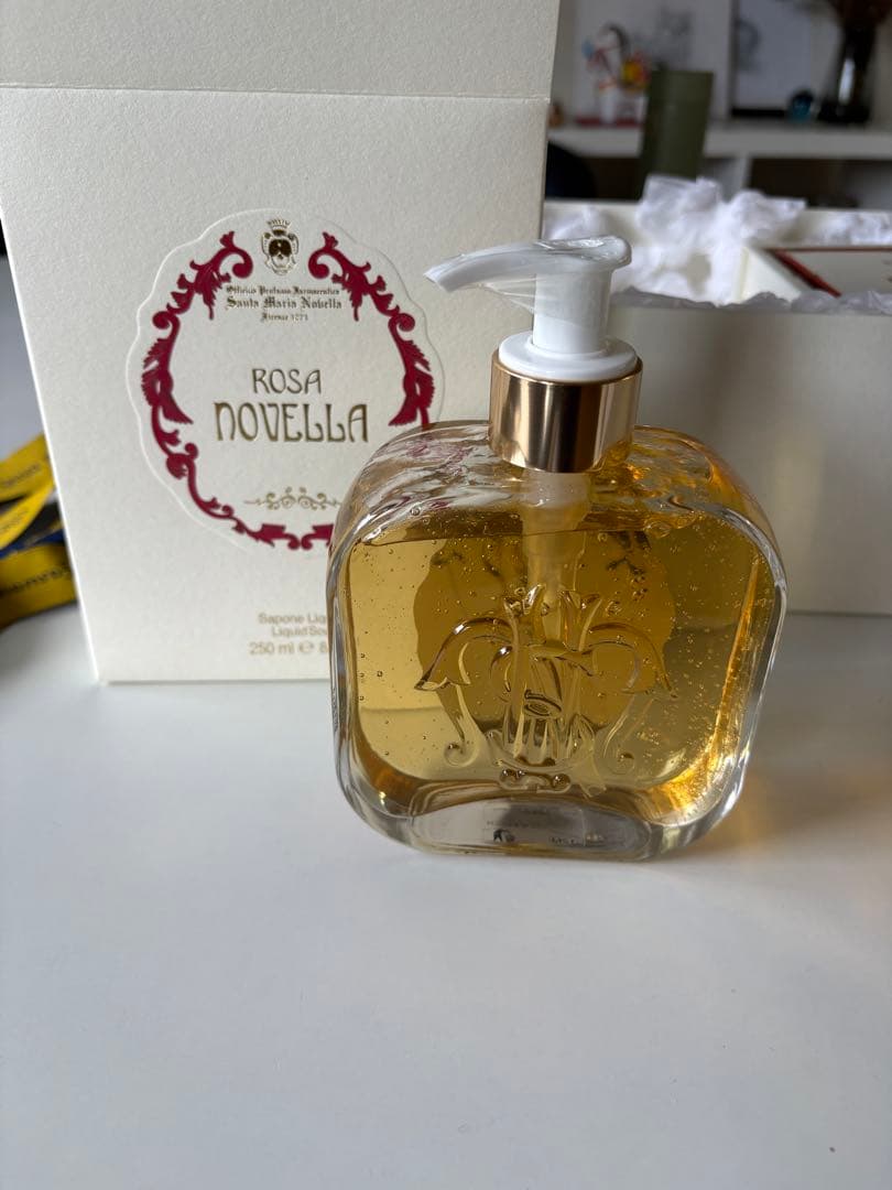 Rosa Novella 液体石鹸 250ml クローゼット用香り小板
