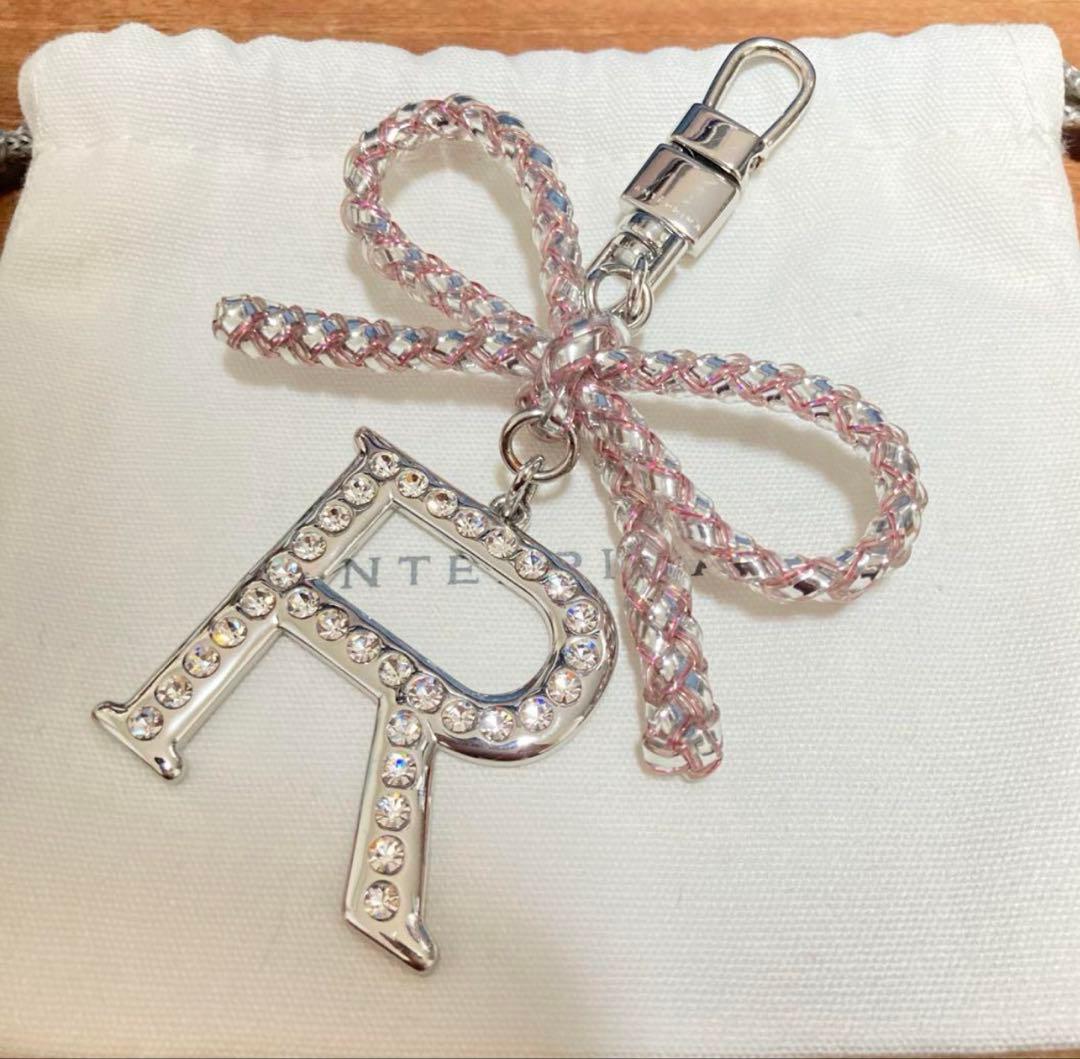 アンテプリマ　Rチャーム リボン付き シルバー