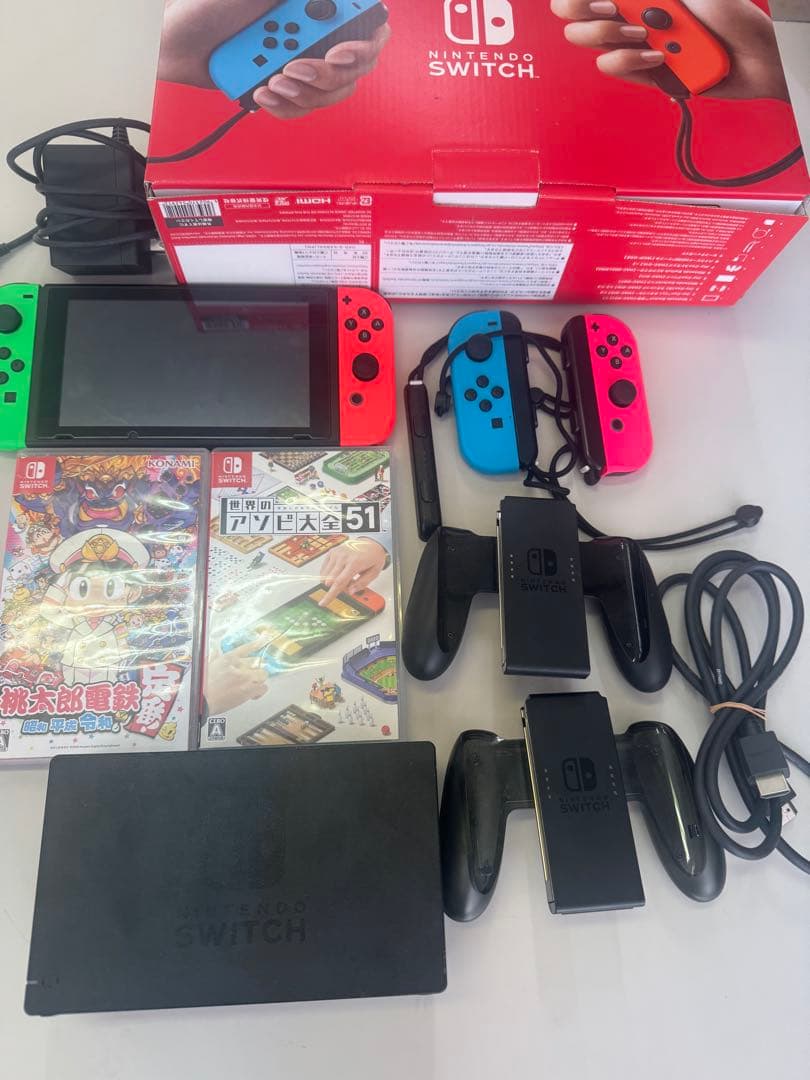 【ソフト2本・ジョイコン 4個付き】Nintendo Switch (箱付き)