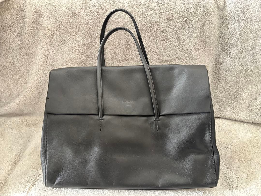 Hoaw. ブラックレザー　フラップボストンバッグ カードケース付き