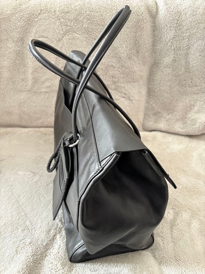 Hoaw. ブラックレザー　フラップボストンバッグ カードケース付き