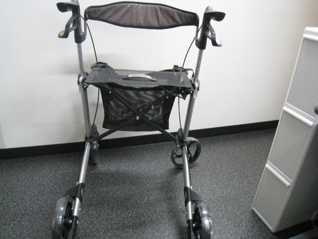 ハンディウォークＬ　GEMINO 30 歩行器 歩行車 パナマウントベッド