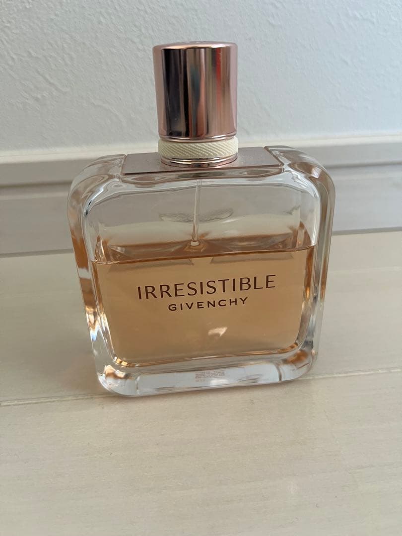 IRRESISTIBLE GIVENCHY 香水