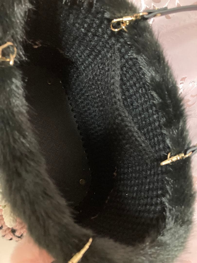♥️手編み♥️ハンドメイド　いちごバッグ♥️ファーバッグ♥️
