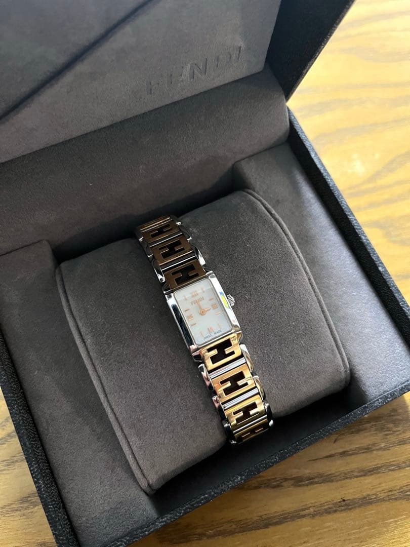 FENDI クォーツ時計 シルバー ゴールド　フェンディ　電池切れ