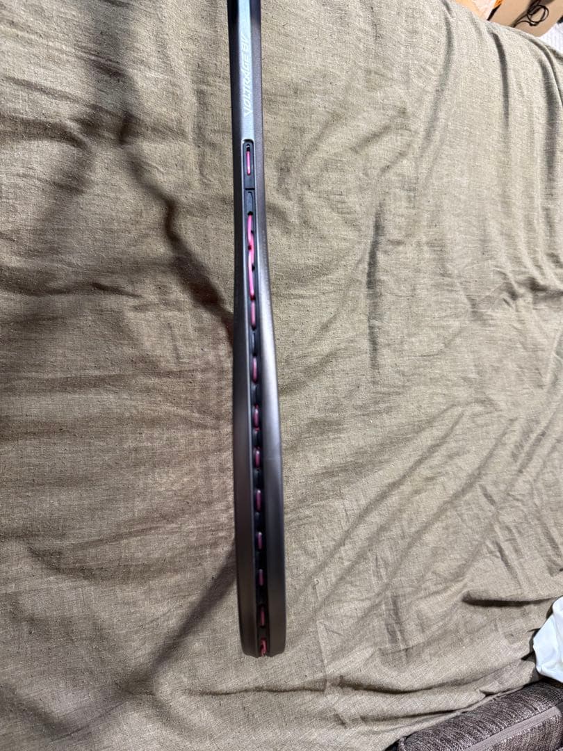 ほぼ新品 YONEX ボルトレイジ 8V UL-2