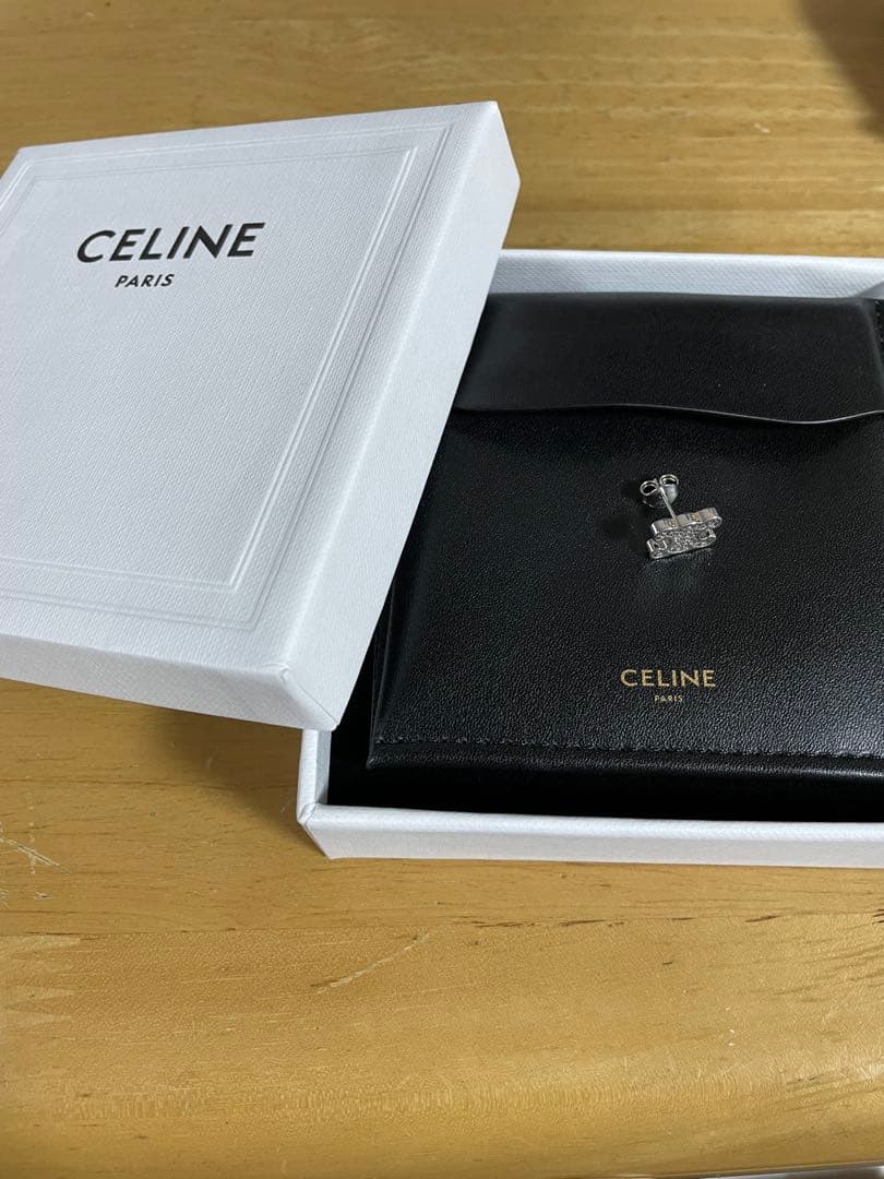 CELINE ピアス　トリオンフ　片耳　新品未使用