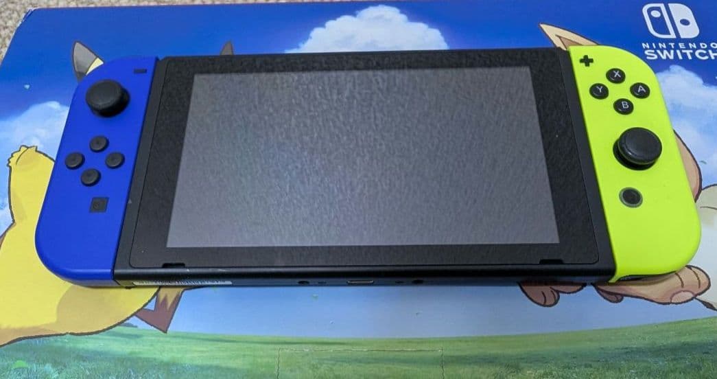 Nintendo Switch ピカチュウ・イーブイデザイン