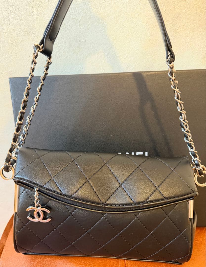 【入手困難・1点限り】キルティング チェーンバッグ ブラック希少ノベルティ 美品