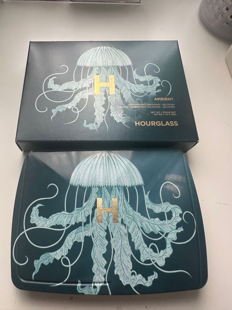 HOURGLASSフェイスパウダー