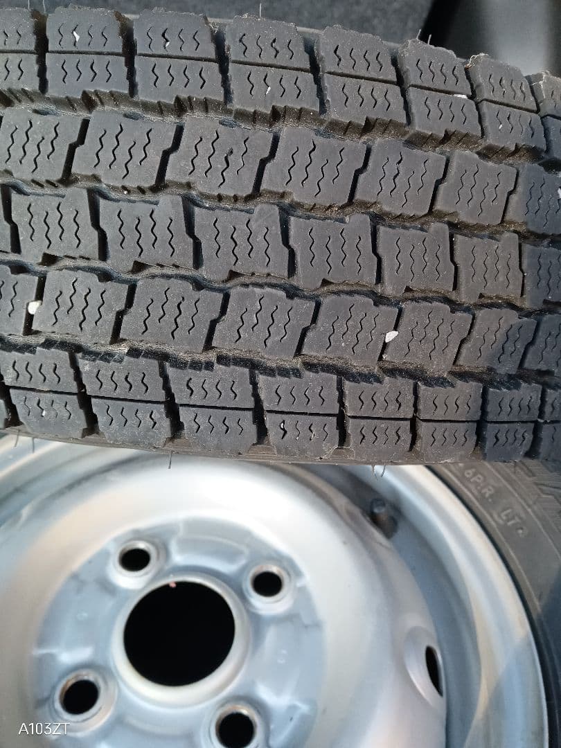 送料無料　匿名　冬仕様　※2本※　12インチ　 スタッドレスタイヤ