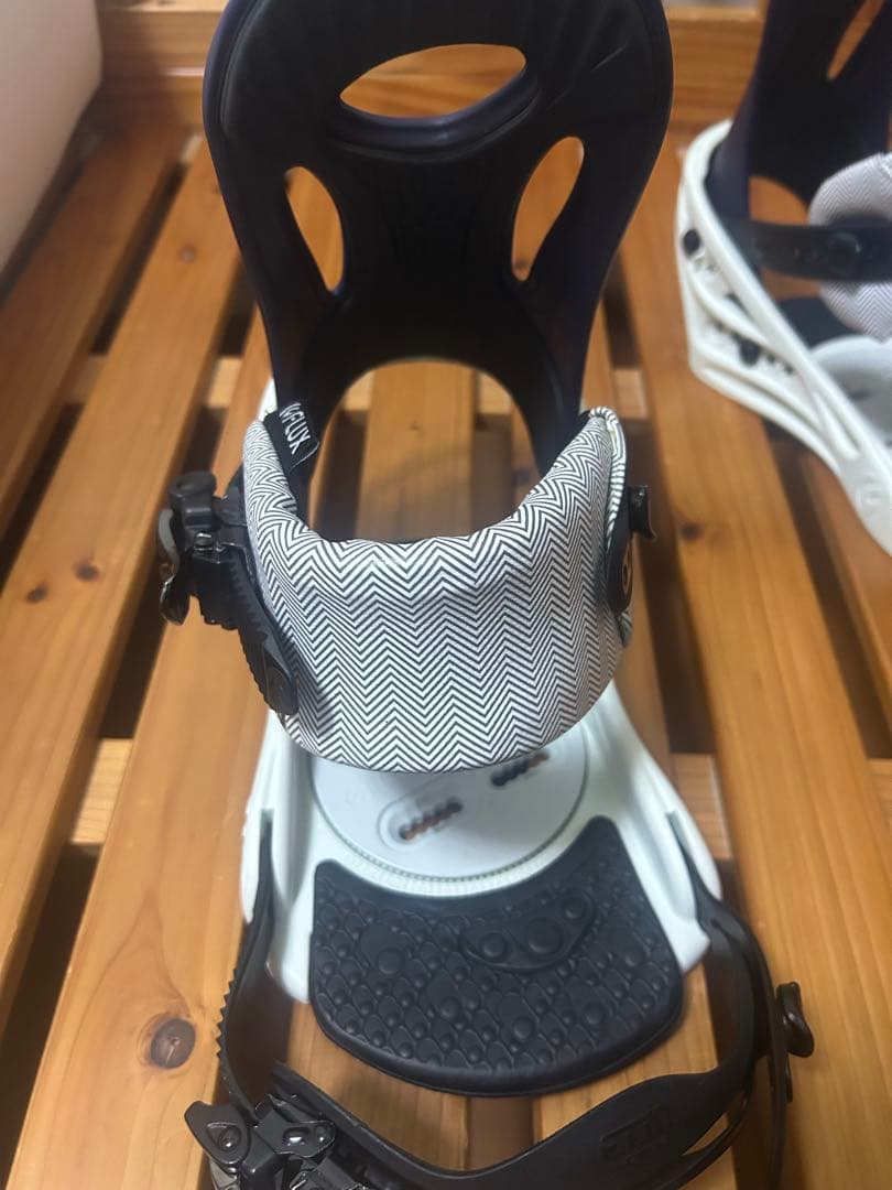 YES BASIC 152 スノーボードFLUX バインディング付き