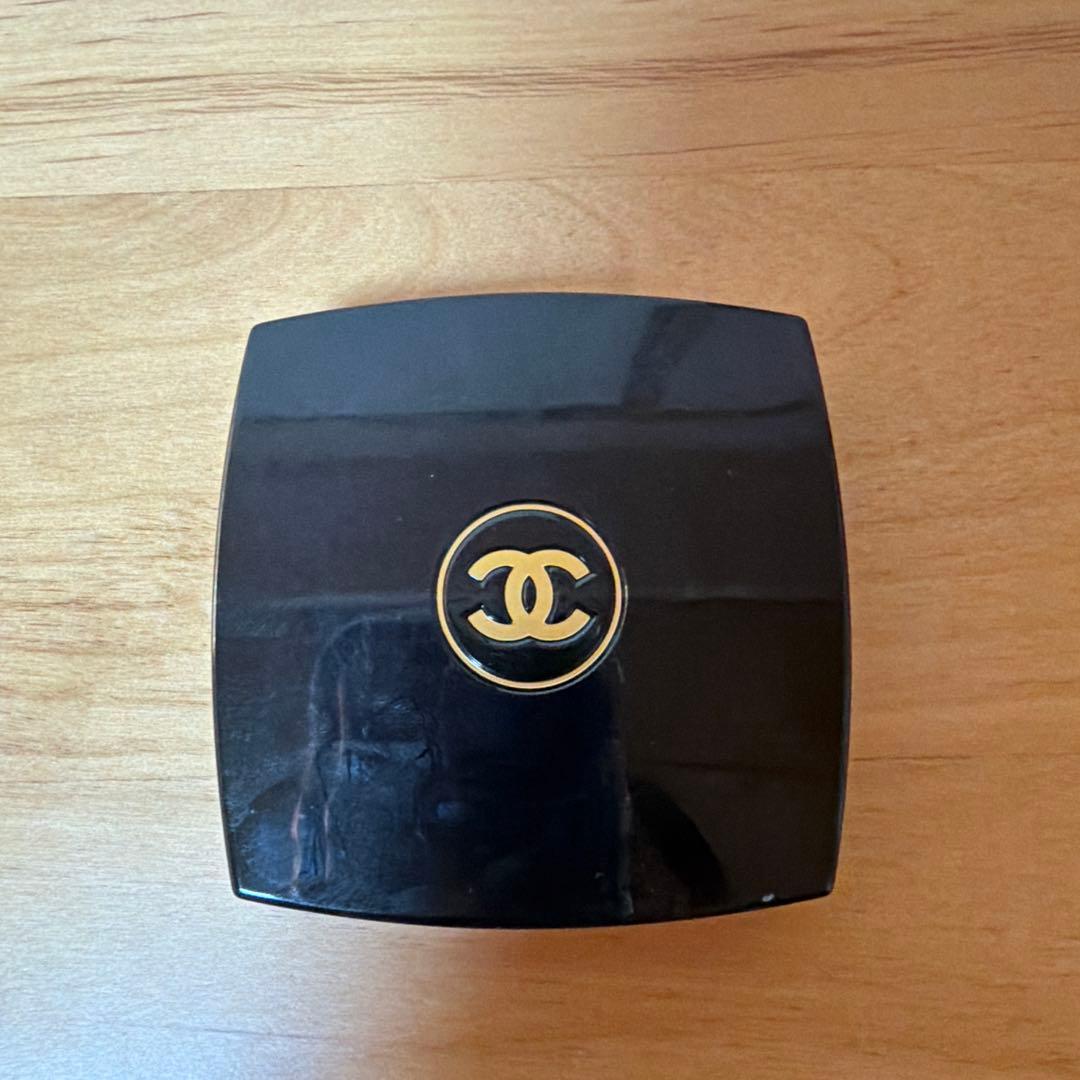 CHANEL レキャトルオンブル397 ニュイアストラル　箱あり