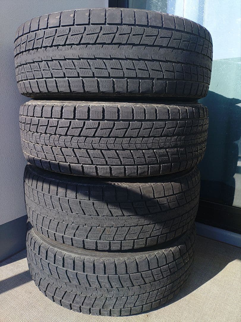 デリカD5純正タイヤ　225/60/18スタッドレス