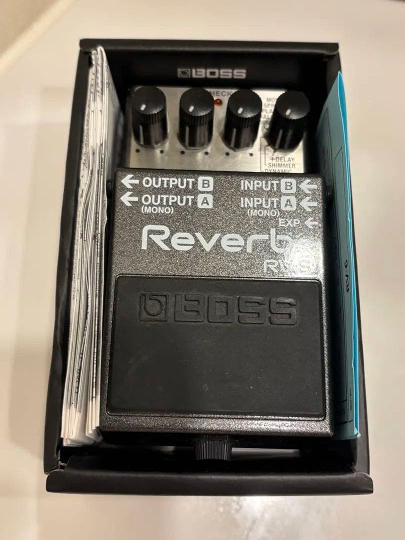 ギター用エフェクター　リバーブ　BOSS Reverb RV-6 ケース説明書付