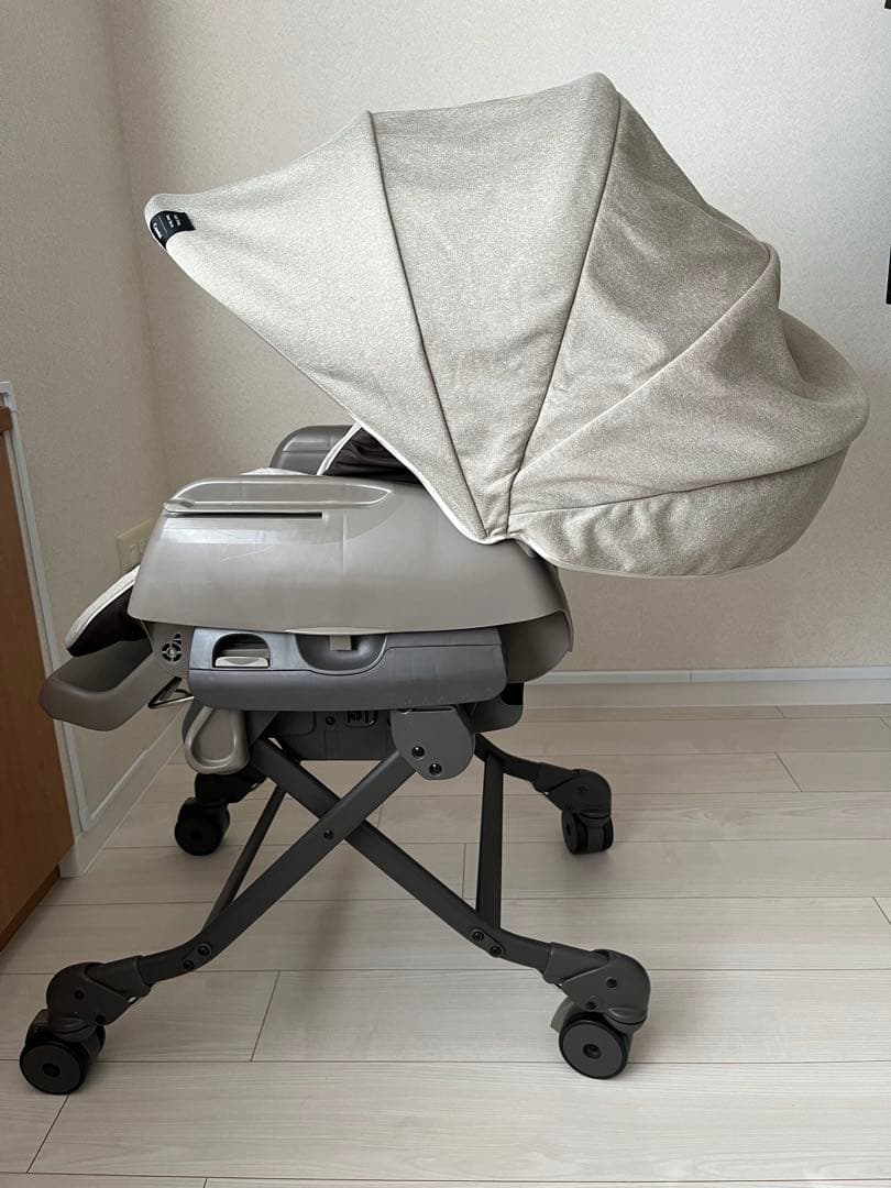 コンビ ネムリラAUTO SWING BEDi エッグショック おやすみドーム