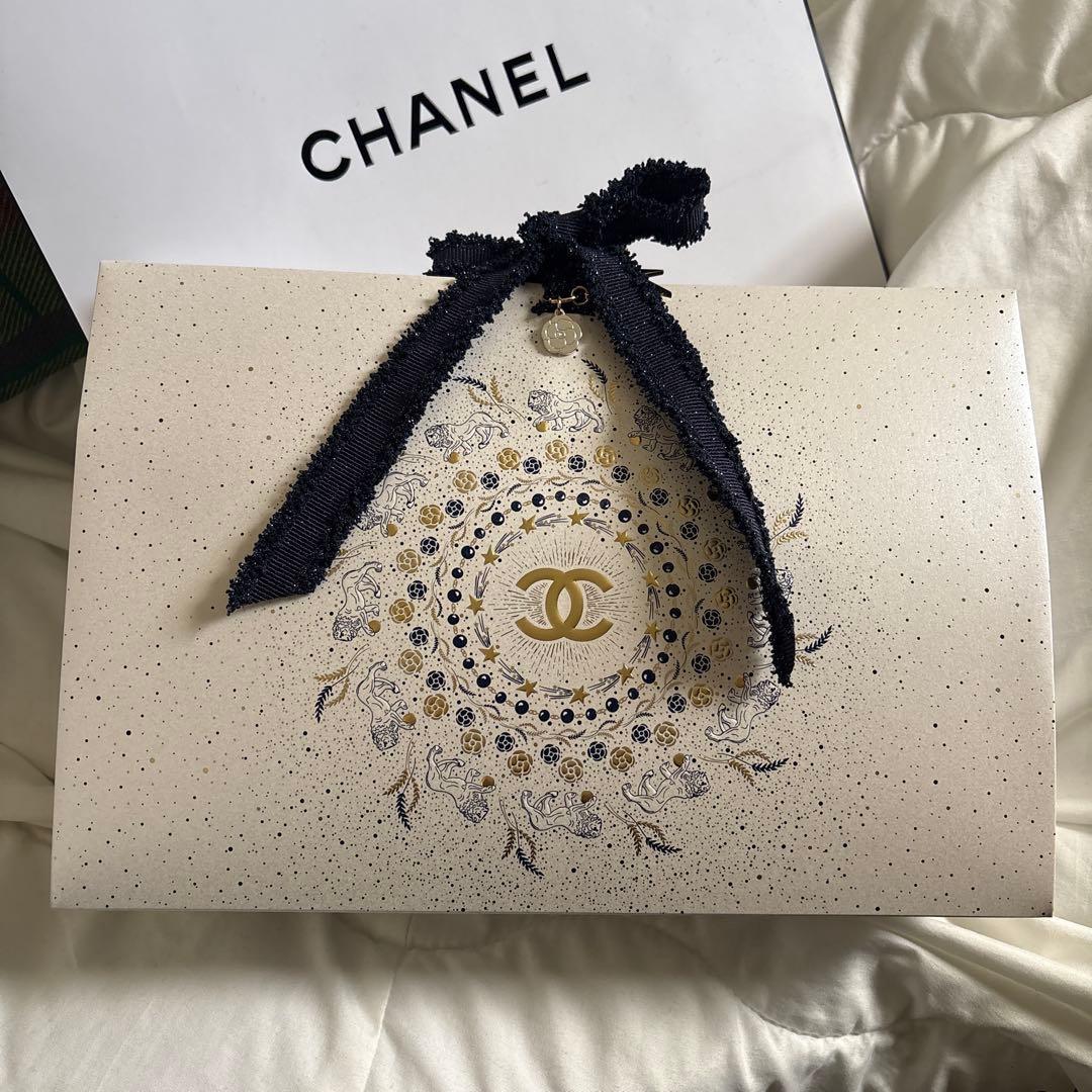 CHANEL 2025ホリデー　リップ＆ネイルケアセット