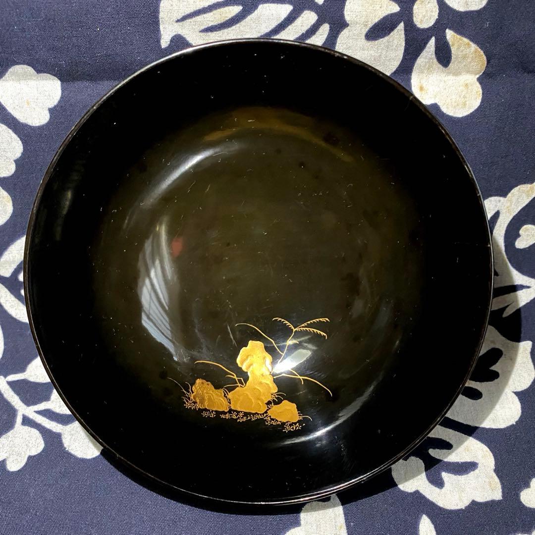 明治骨董旧家蔵出し　豪華黒塗り吸物椀　松鶴金蒔絵　明治参十参年購入　木製漆器二客