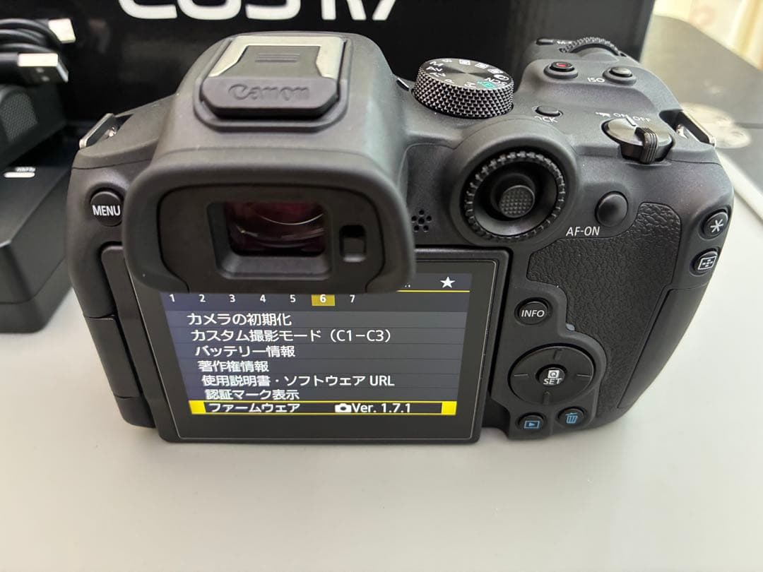 R　Canon EOS R7 ミラーレス一眼カメラ