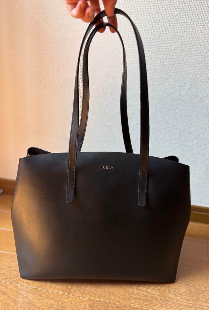 【美品】美品】FURLA フルラ トートバッグ 黒 A4収納可能 ビジネス 通勤
