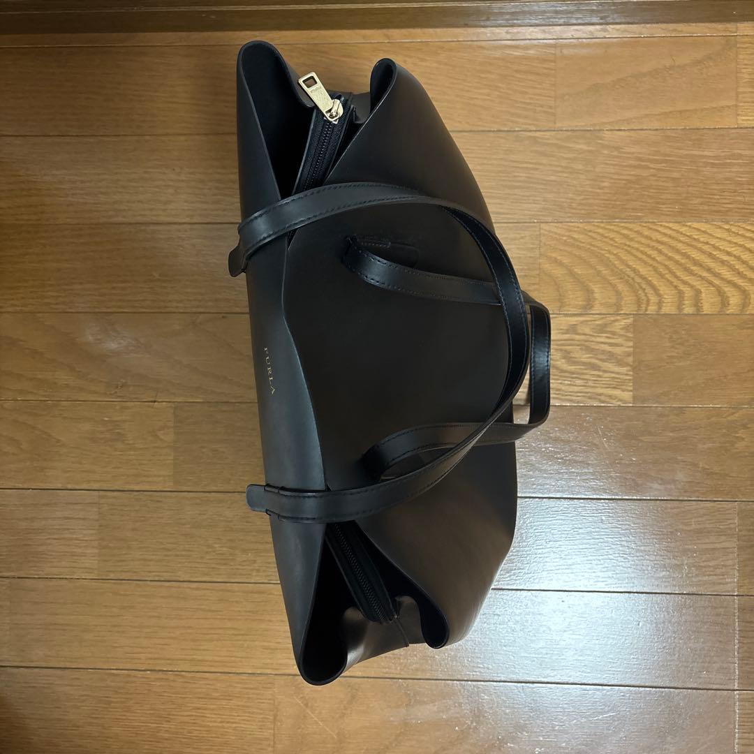 【美品】美品】FURLA フルラ トートバッグ 黒 A4収納可能 ビジネス 通勤