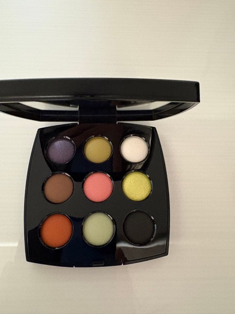 シャネル2025クリスマス限定レヌフオンブルコメット848ザ ニューシンギュラー